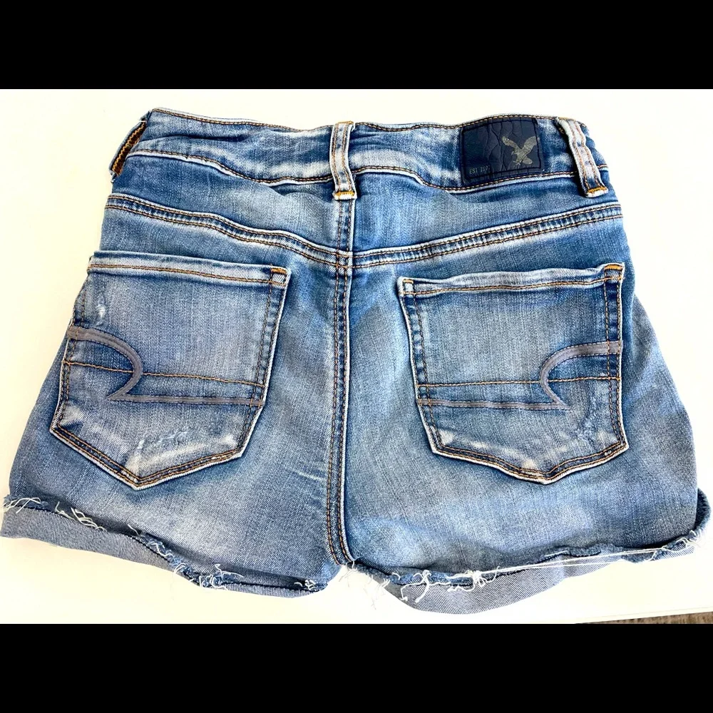 American Eagle Shorts - Picture 2 of 3